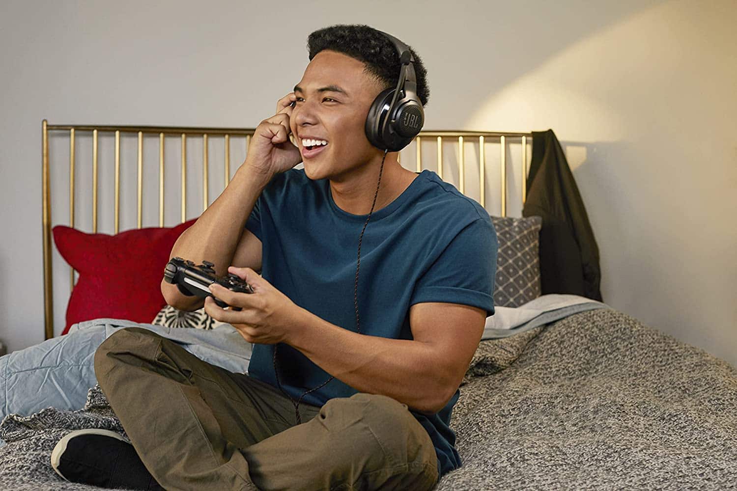 JBL Quantum 200 – Wired Over-Ear Gaming Headphones – Black, Large